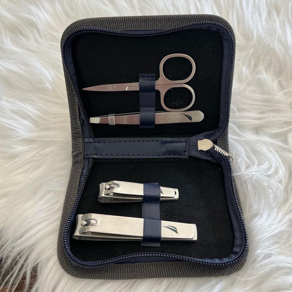 Nautica Men’s Grooming Kit NWOT